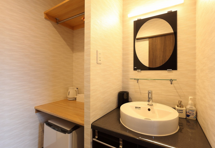 民宿部屋「つばき」洗面所の様子