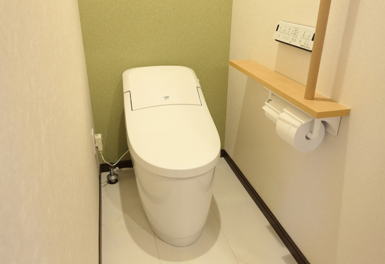 民宿部屋「つばき」トイレの様子